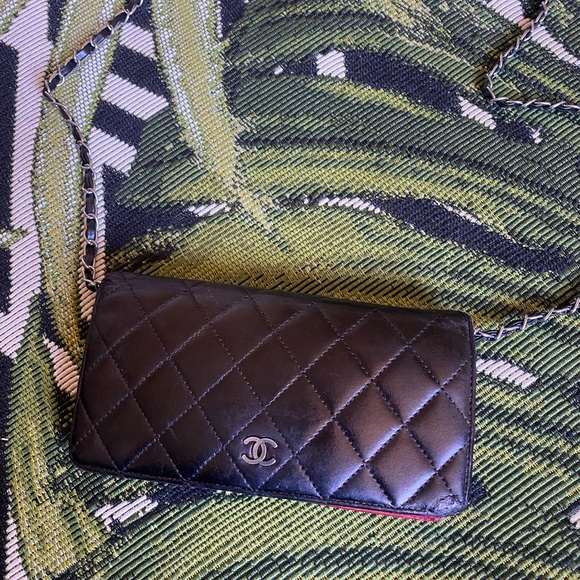 CHANEL Wallet & Crossbody - Picture 2 of 10